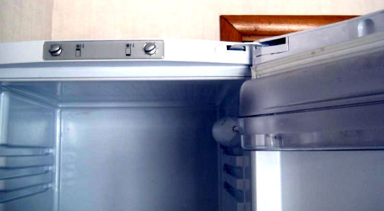 Перевесить двери холодильника в Воскресенске | Вызов мастера по холодильникам на дом